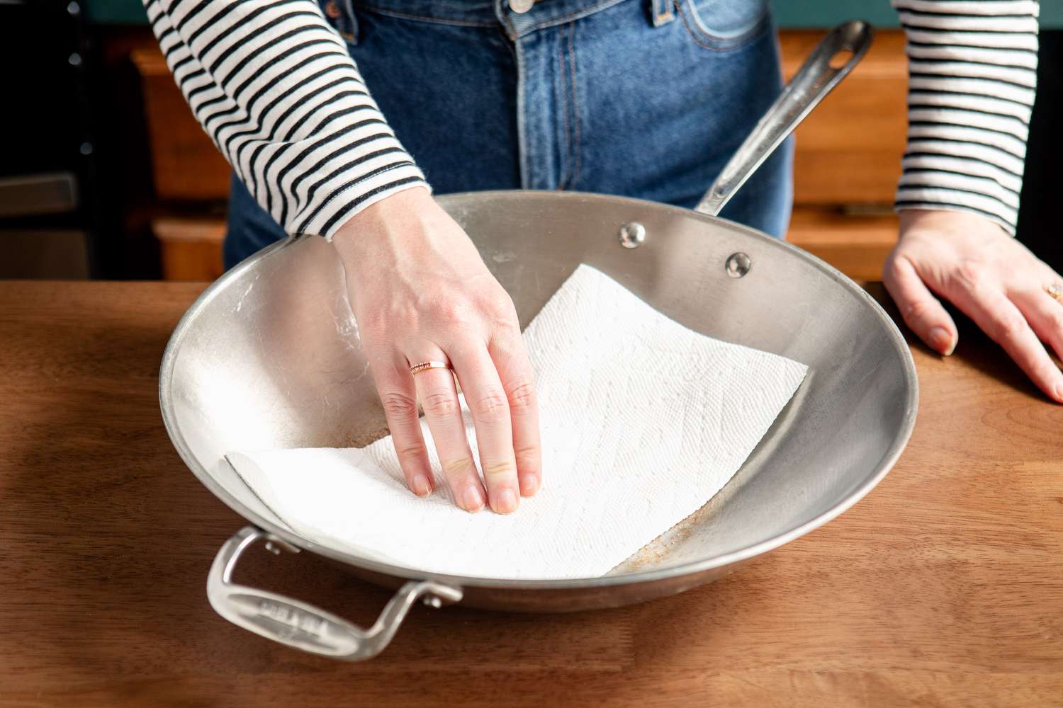 Preventing Stains and Prolonging the Life of Your Wok